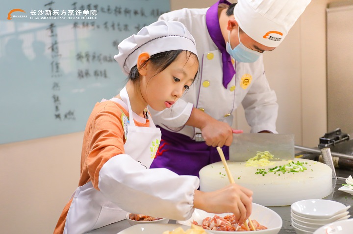 長(zhǎng)沙新東方烹飪學(xué)校暑假班