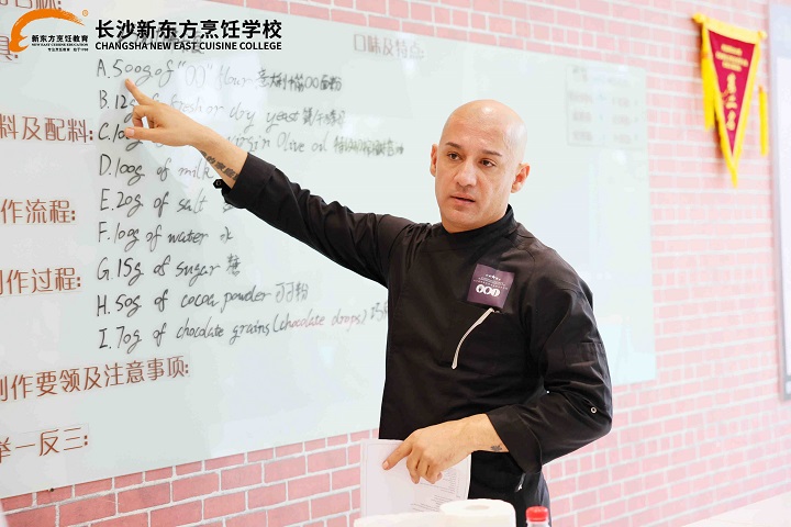 株洲初中畢業(yè)女生適合學(xué)什么專業(yè)