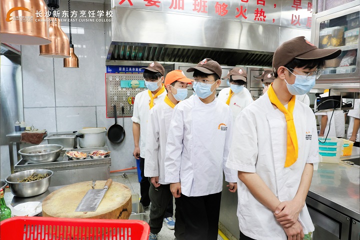 初高中生上職校學技術(shù)